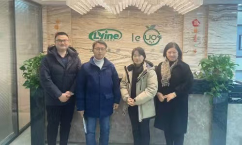 Korea client visited our company and talked about hydroponics growing technology